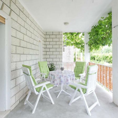 Apartman Zizula Kaštela Exteriör bild