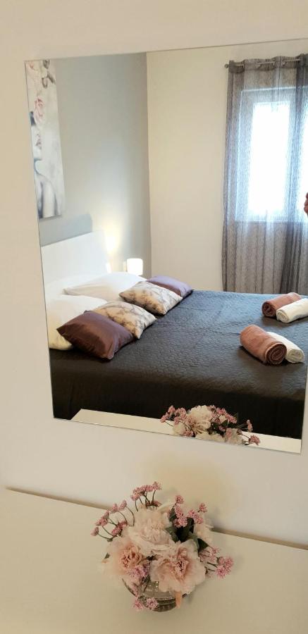 Apartman Zizula Kaštela Exteriör bild