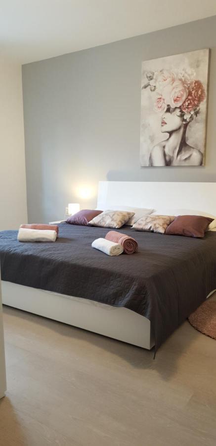 Apartman Zizula Kaštela Exteriör bild