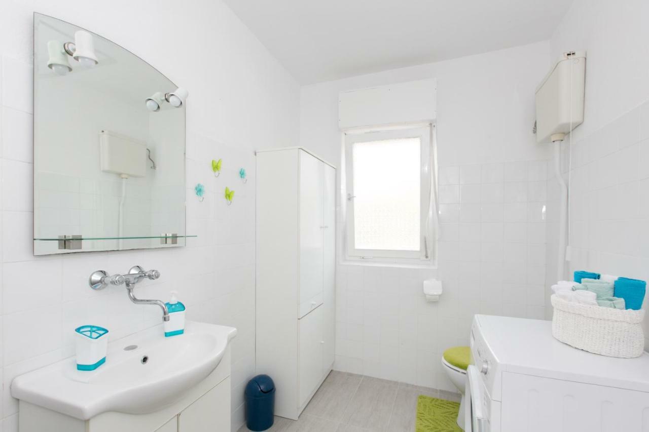 Apartman Zizula Kaštela Exteriör bild