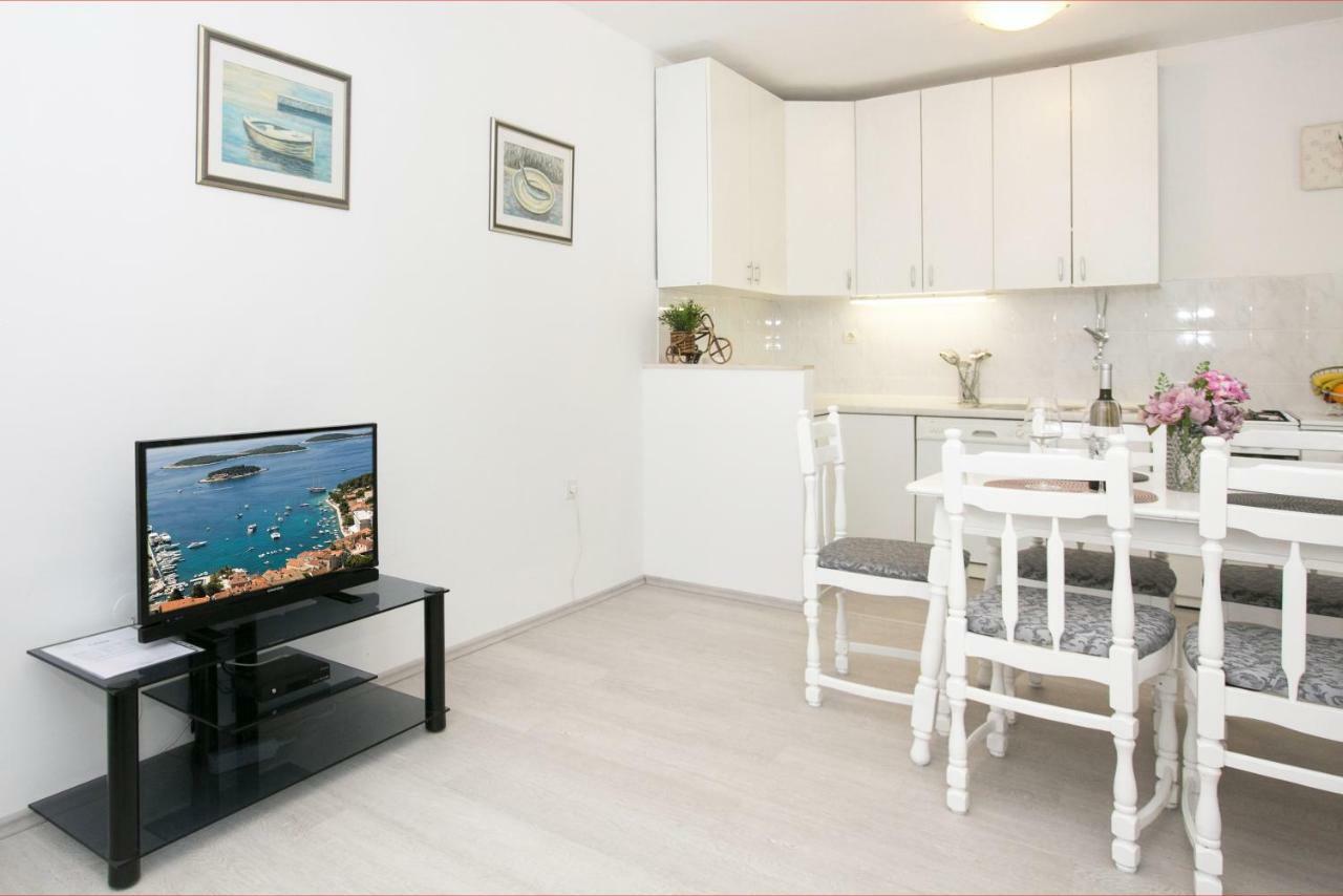 Apartman Zizula Kaštela Exteriör bild