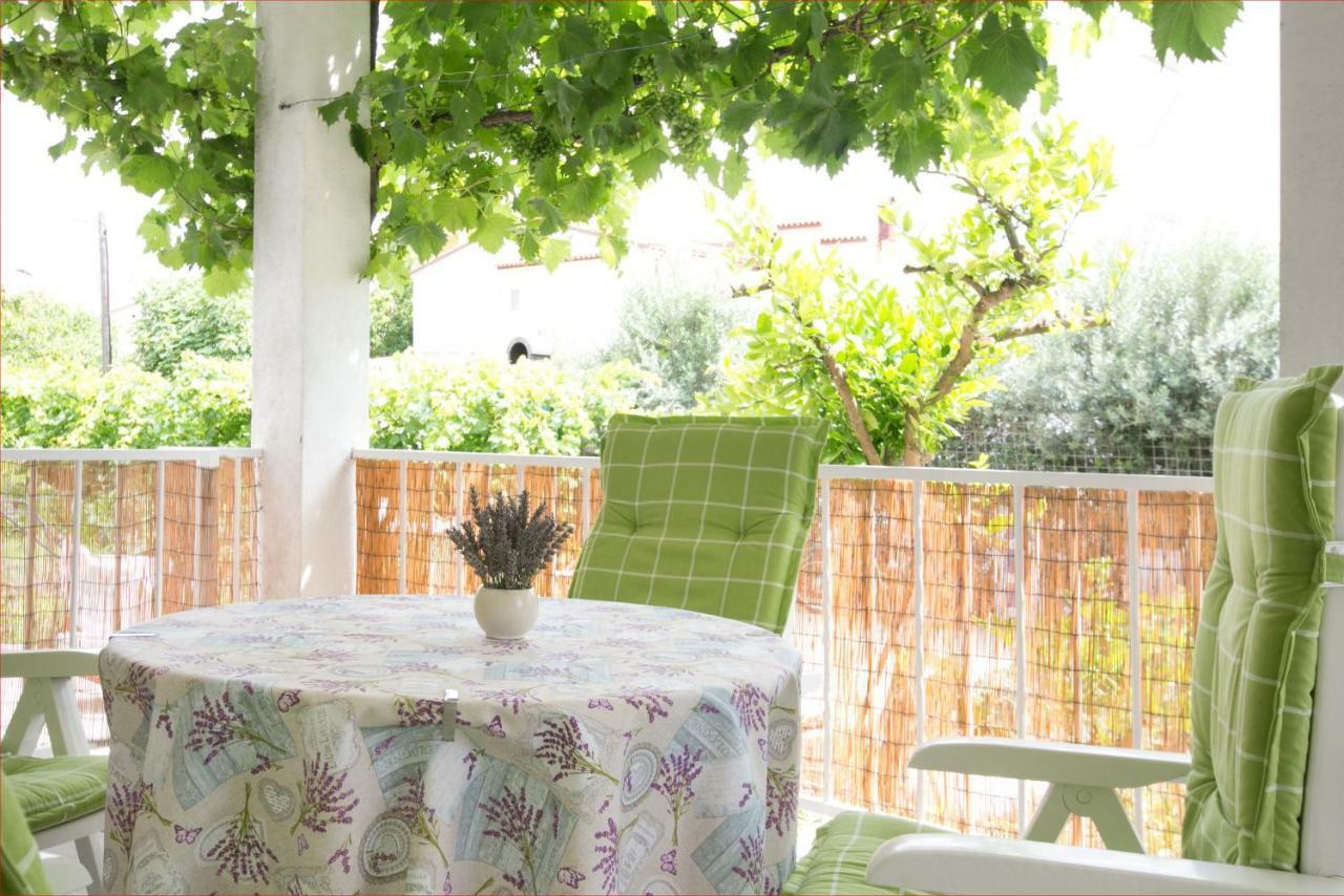 Apartman Zizula Kaštela Exteriör bild