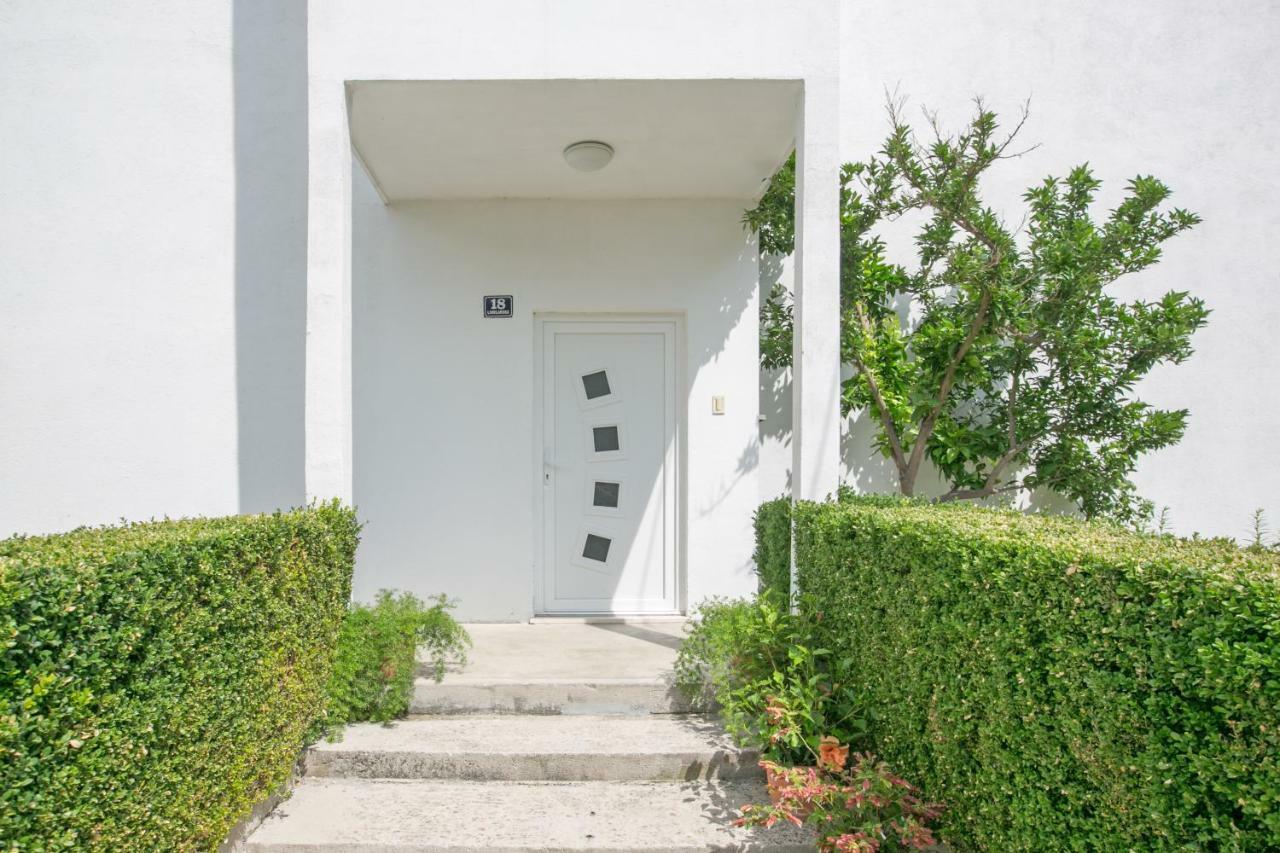 Apartman Zizula Kaštela Exteriör bild