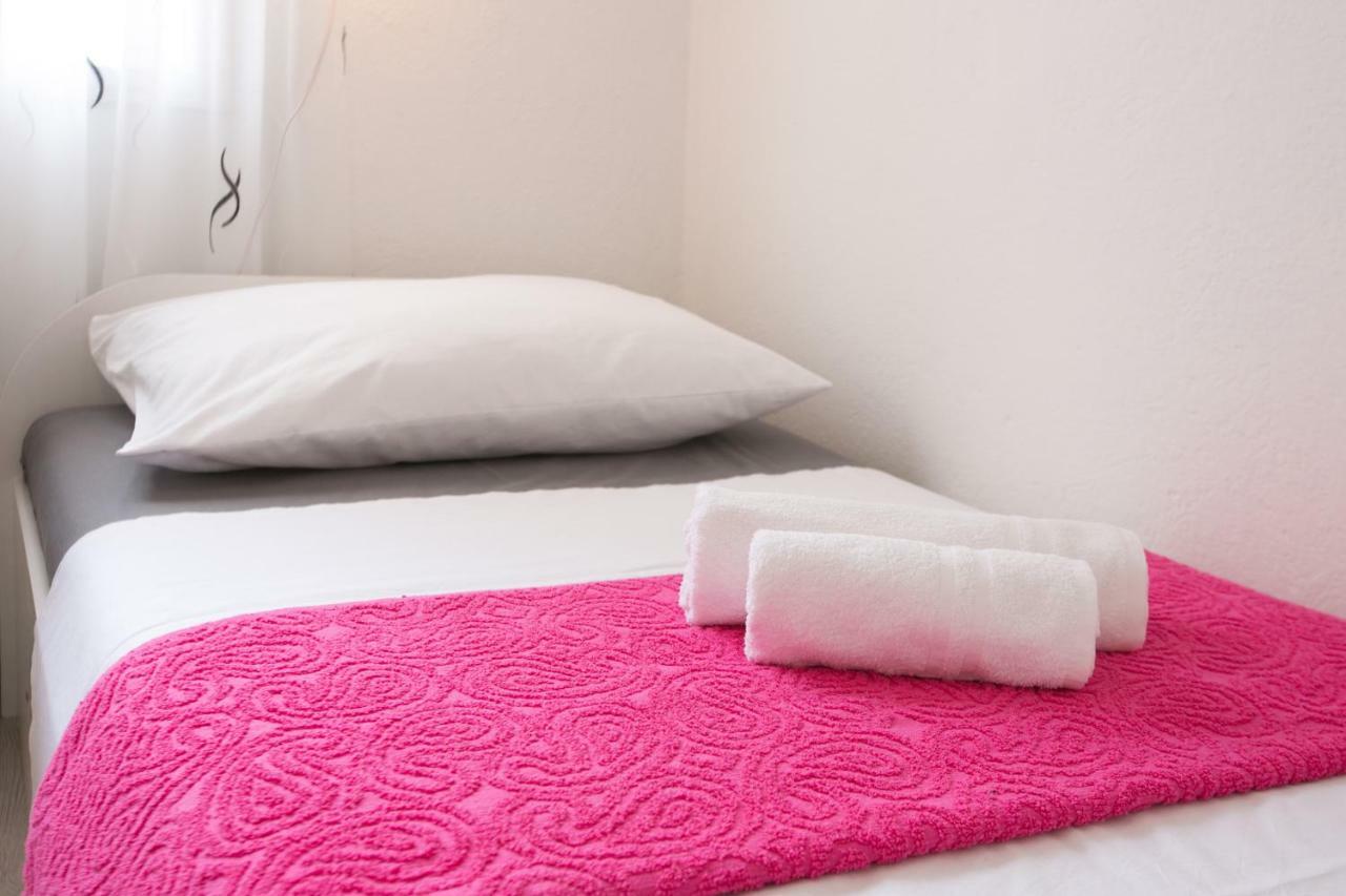 Apartman Zizula Kaštela Exteriör bild