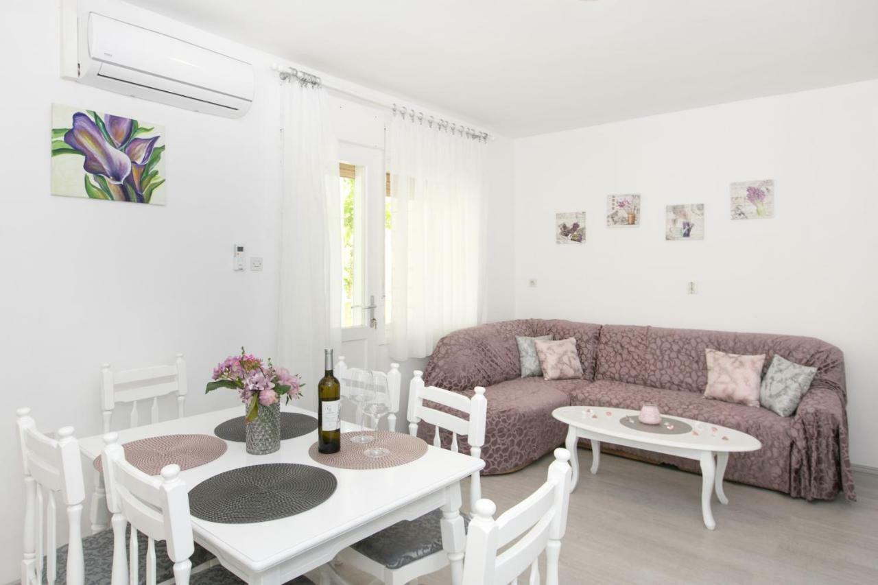 Apartman Zizula Kaštela Exteriör bild